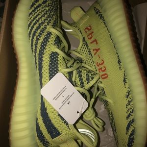Yeezy boost 350 V2 size 10